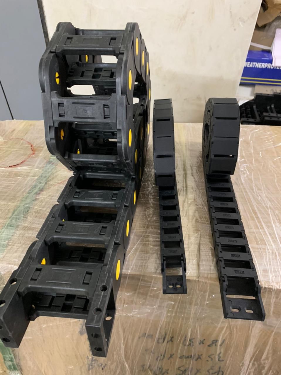 Heavy-Duty Reinforced Cable Carriers / Cable Drag Chains (CNC & Automation)