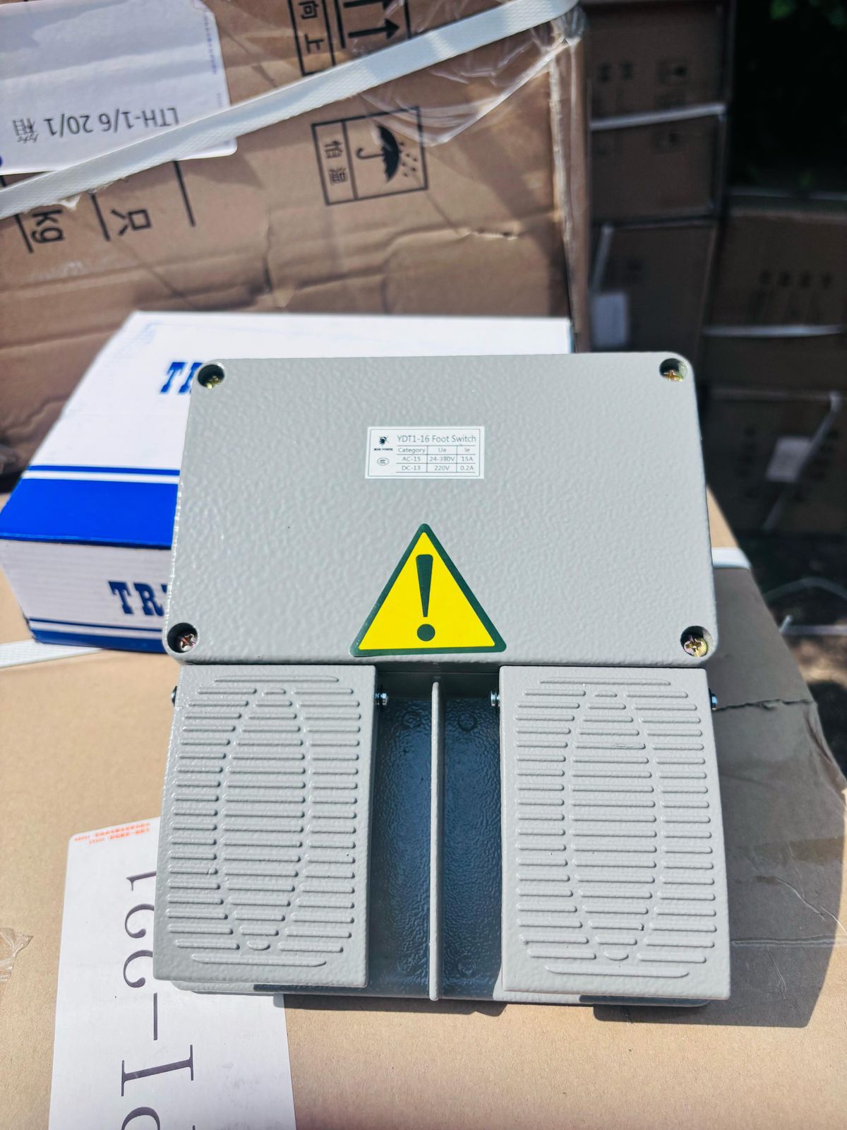 YDT1-16 Dual Pedal Industrial Foot Switch (Metal) 10A/380V