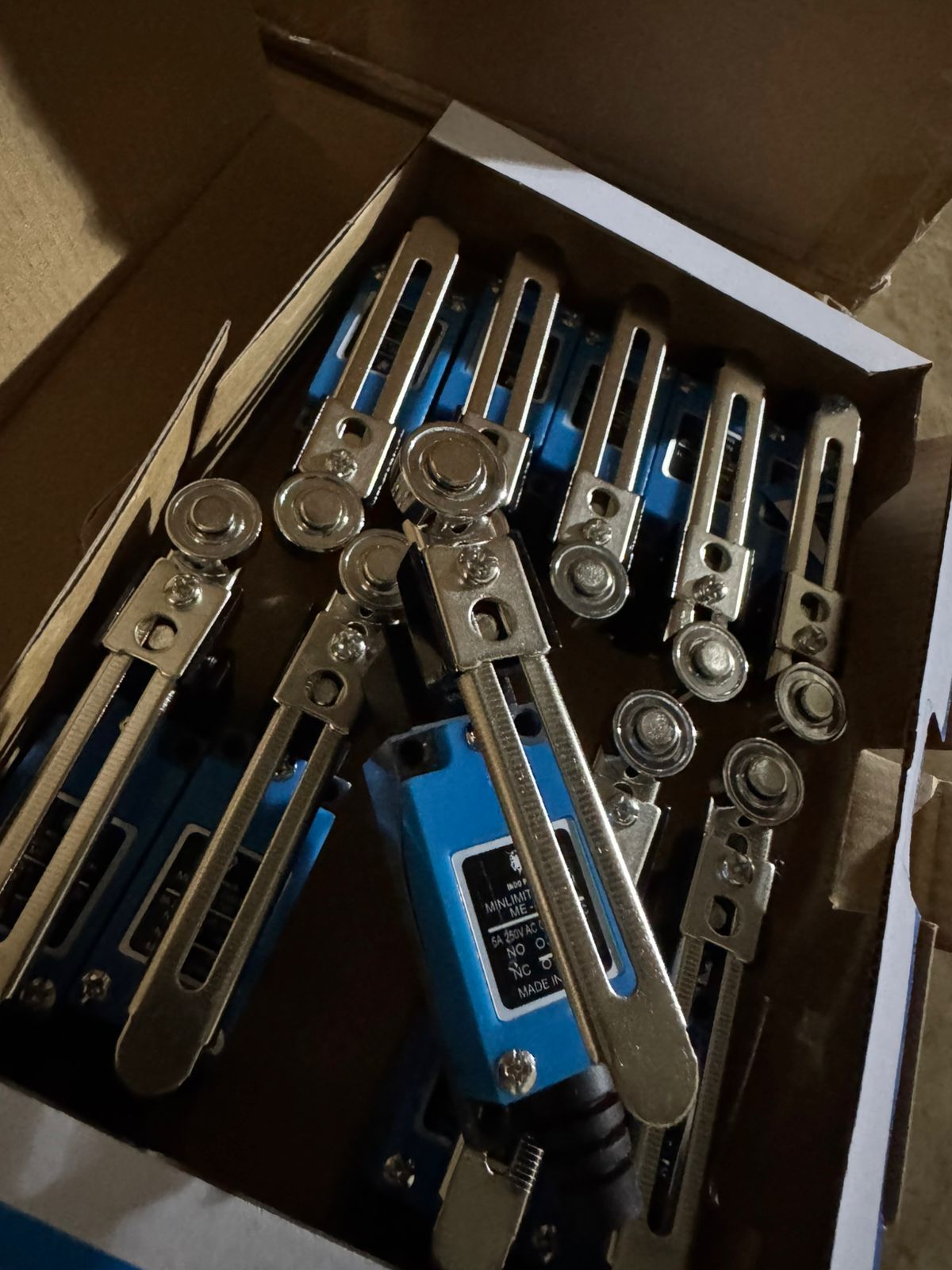 ME-8108 Mini Industrial Limit Switch with Adjustable Roller Lever