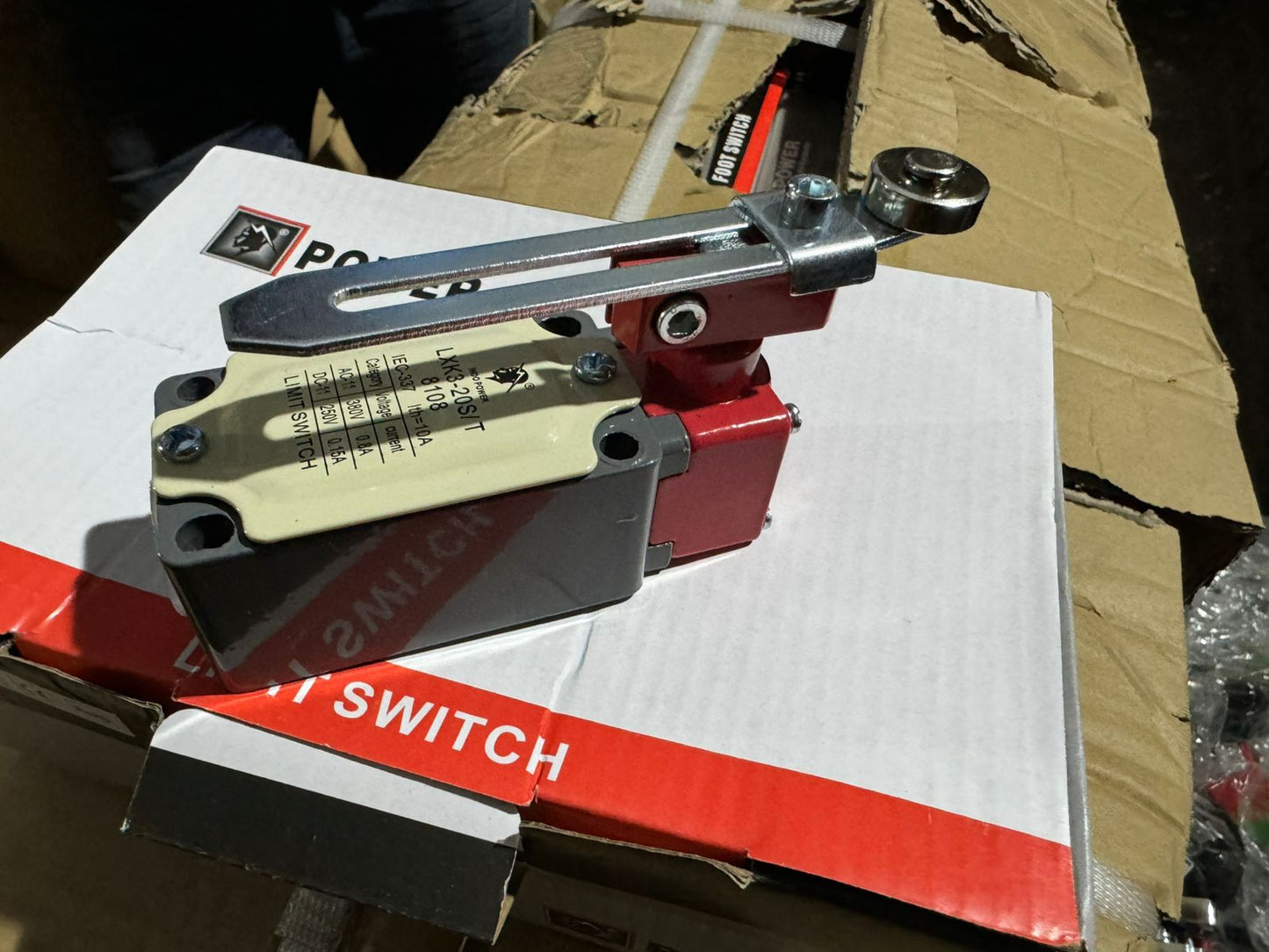 LXK3 Series Heavy-Duty Industrial Limit Switch with Adjustable Roller Lever