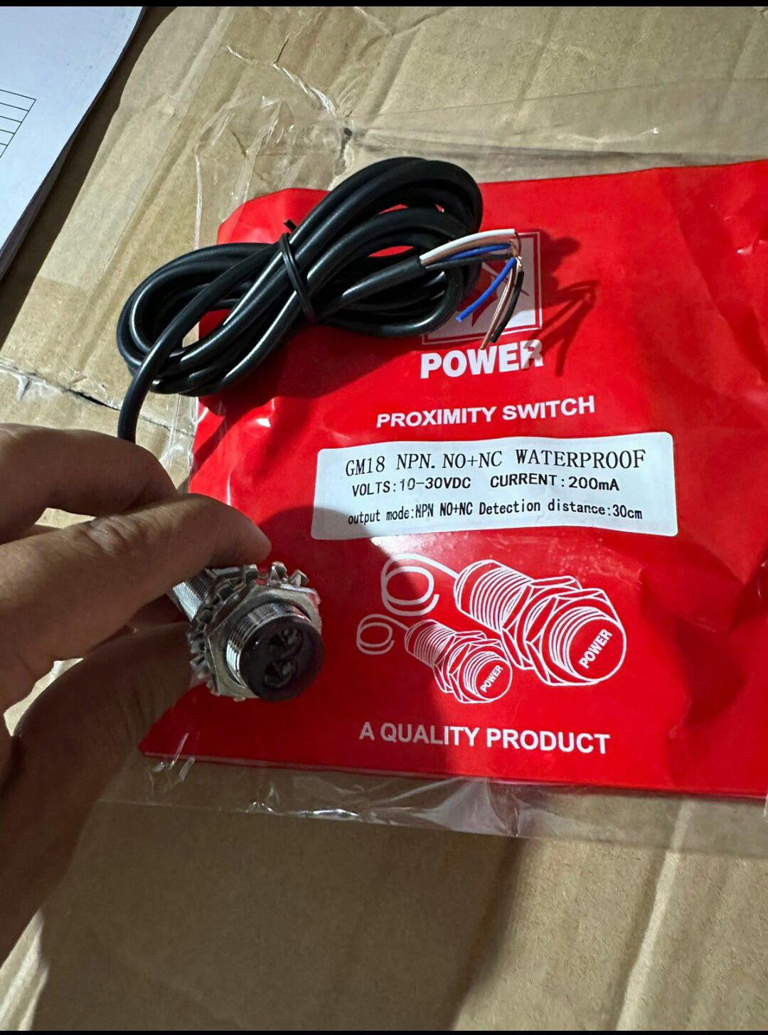 GM18 Metal Body Diffuse Photoelectric Sensor (NPN NO+NC, 30cm Detection)