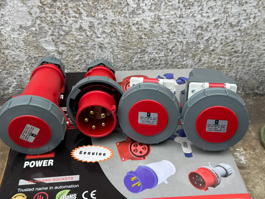 IP67 Watertight Industrial Connectors: Screw-Locking Plugs & Sockets